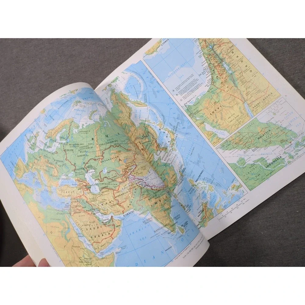 2005 Goode's World Atlas 21st Edition Rand‎ McNally Vintage Trade Paperback